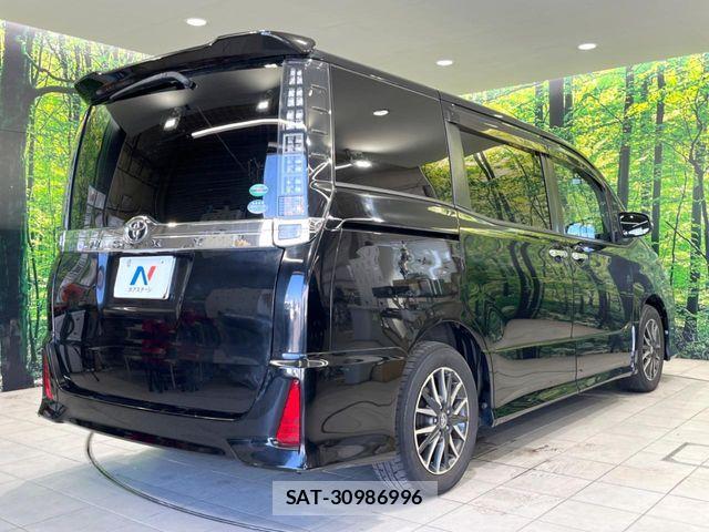 Toyota VOXY 2015-09 8458745-15