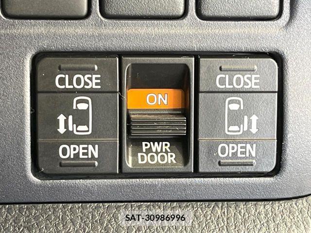 Toyota VOXY 2015-09 8458745-5