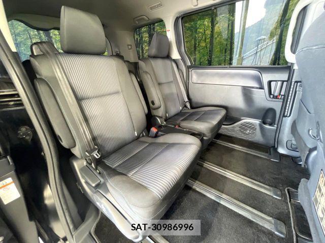 Toyota VOXY 2015-09 8458745-7