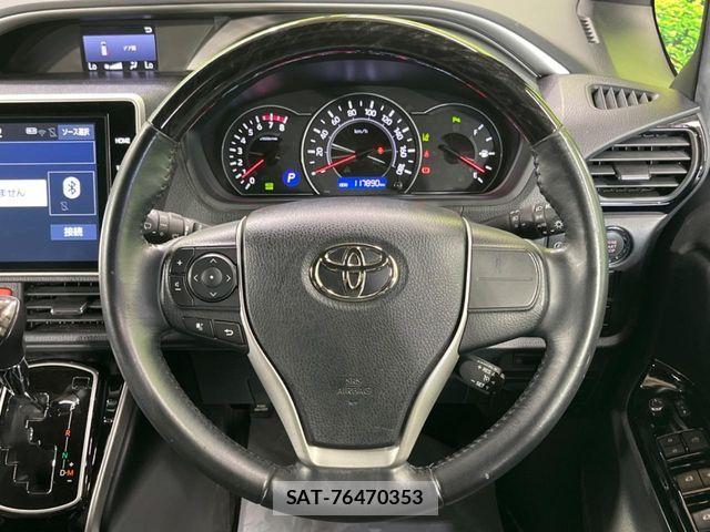 Toyota VOXY 2019-09 8458741-10