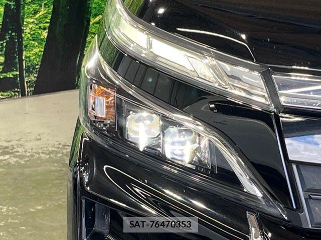 Toyota VOXY 2019-09 8458741-11
