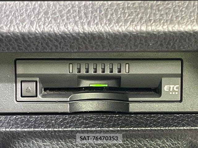 Toyota VOXY 2019-09 8458741-6