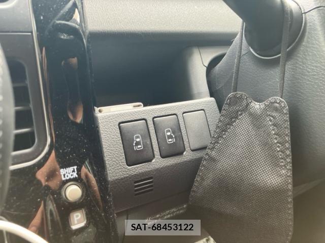Toyota VOXY 2009-12 8458747-18