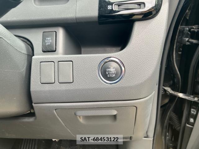 Toyota VOXY 2009-12 8458747-8