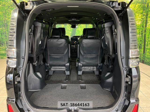 Toyota VOXY 2019-11 8458737-10