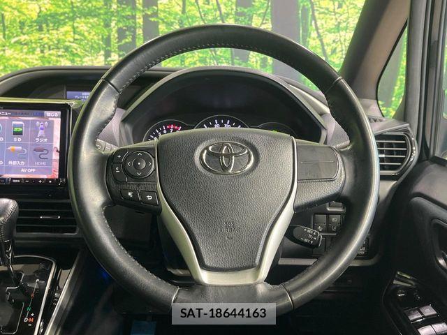 Toyota VOXY 2019-11 8458737-11