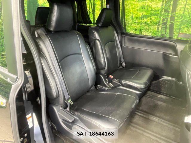 Toyota VOXY 2019-11 8458737-8
