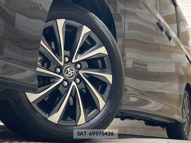Toyota VOXY 2023-03 8486250-18