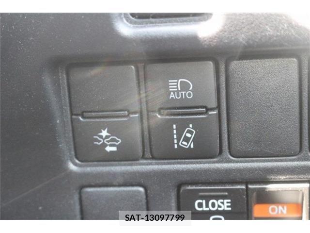 Toyota VOXY 2021-06 8486252-15