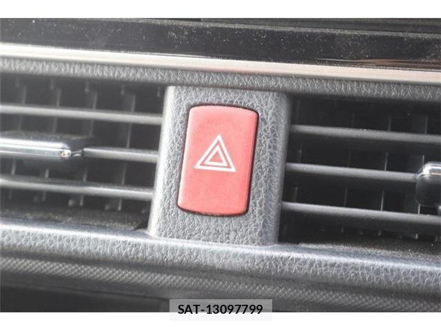 Toyota VOXY 2021-06 8486252-19