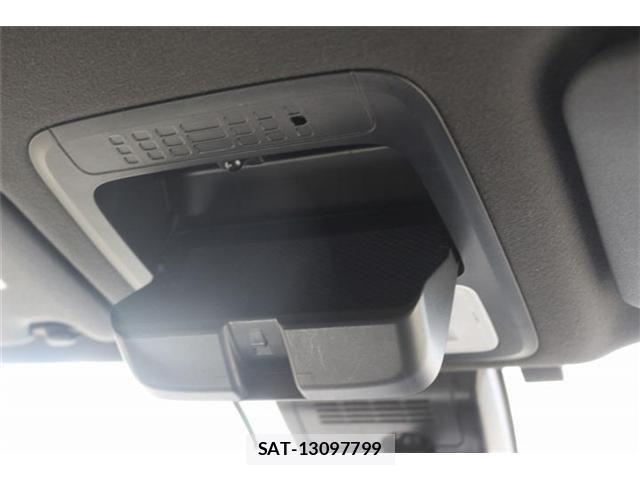 Toyota VOXY 2021-06 8486252-24