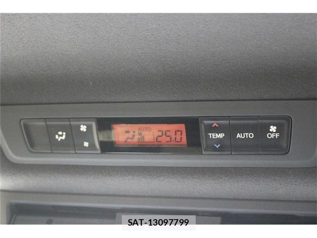 Toyota VOXY 2021-06 8486252-28