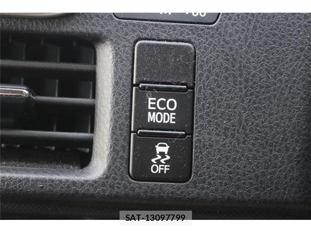 Toyota VOXY 2021-06 8486252-29