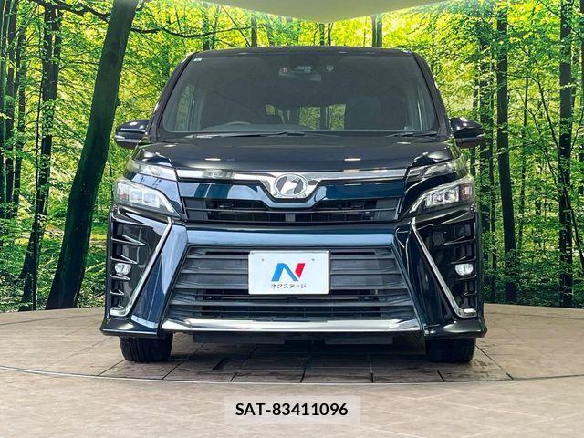 Toyota VOXY 2017-08 8486255-14