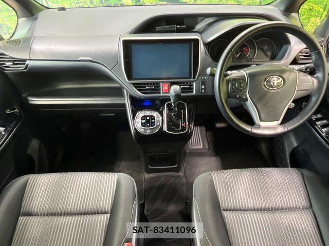 Toyota VOXY 2017-08 8486255-1