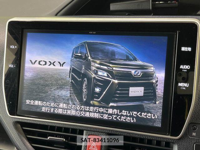 Toyota VOXY 2017-08 8486255-2