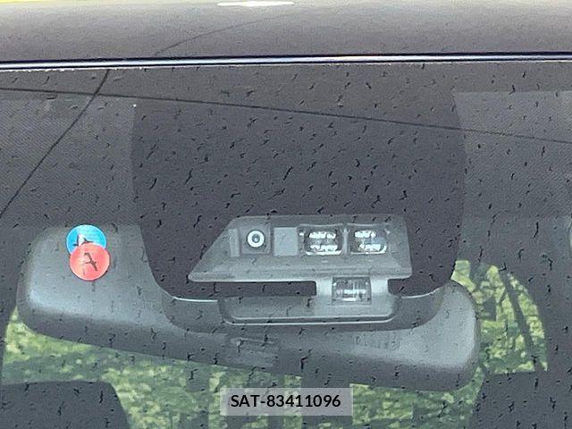 Toyota VOXY 2017-08 8486255-5