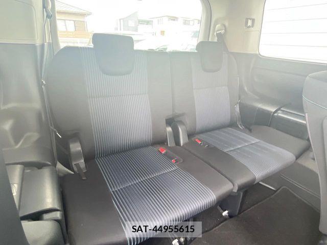 Toyota VOXY 2014-07 8486253-9