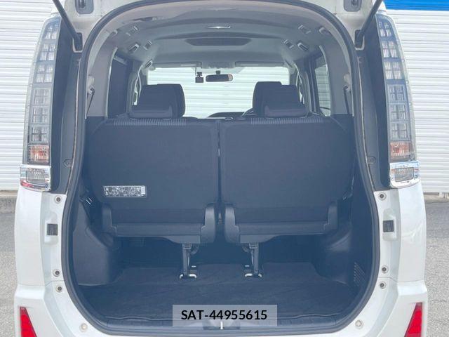Toyota VOXY 2014-07 8486253-10