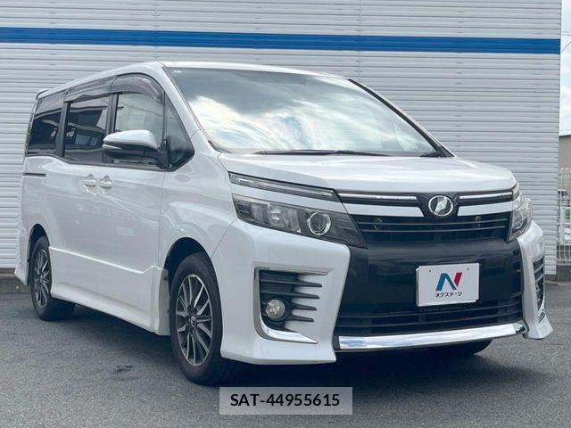 Toyota VOXY 2014-07 8486253-17