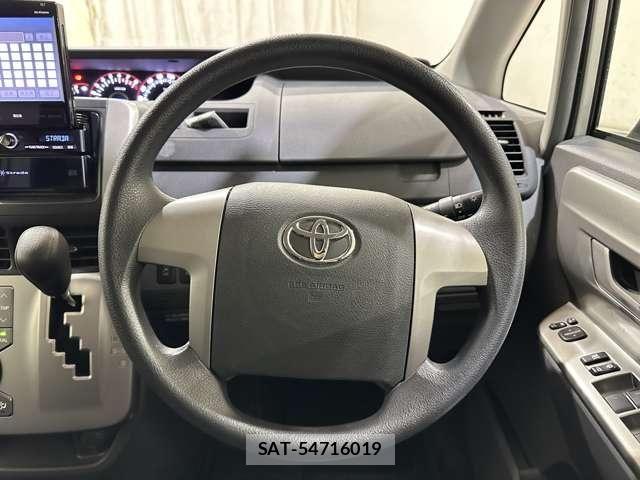 Toyota VOXY 2007-08 8486259-9
