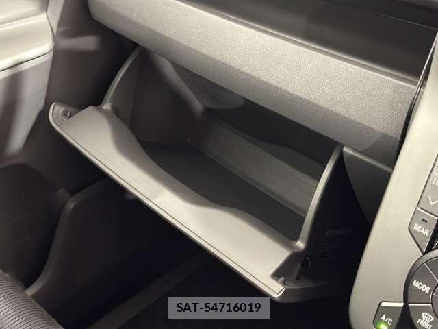 Toyota VOXY 2007-08 8486259-17