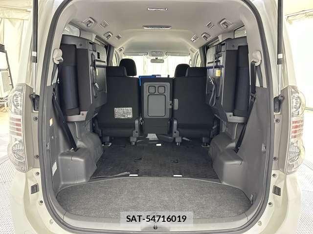 Toyota VOXY 2007-08 8486259-21
