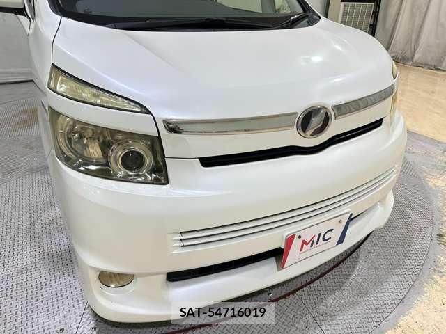 Toyota VOXY 2007-08 8486259-23