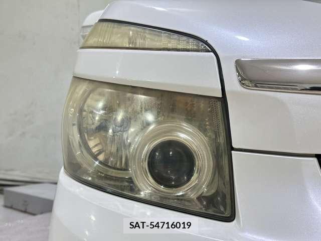 Toyota VOXY 2007-08 8486259-25