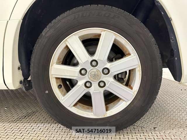 Toyota VOXY 2007-08 8486259-26