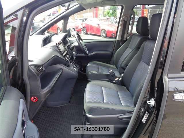 Toyota VOXY 2015-09 8486254-11