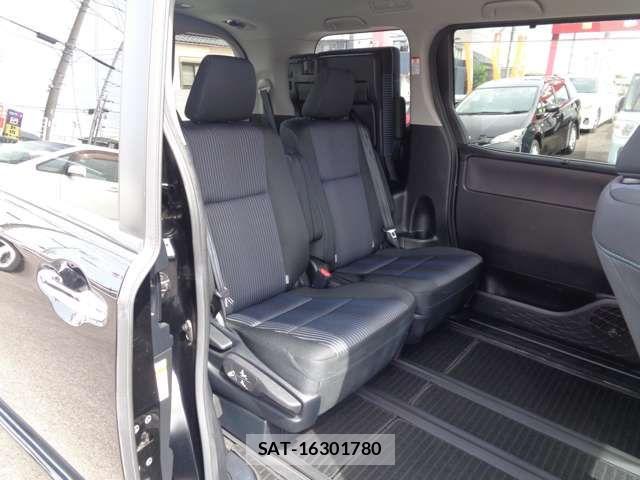 Toyota VOXY 2015-09 8486254-18