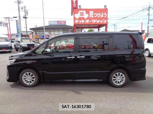 Toyota VOXY 2015-09 8486254-7