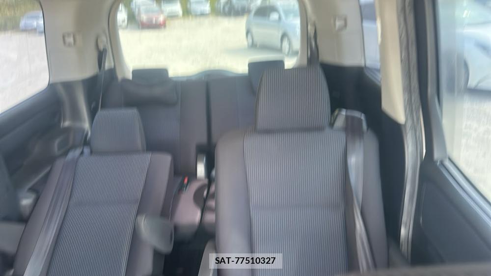 Toyota VOXY 2014-04 8451393-22