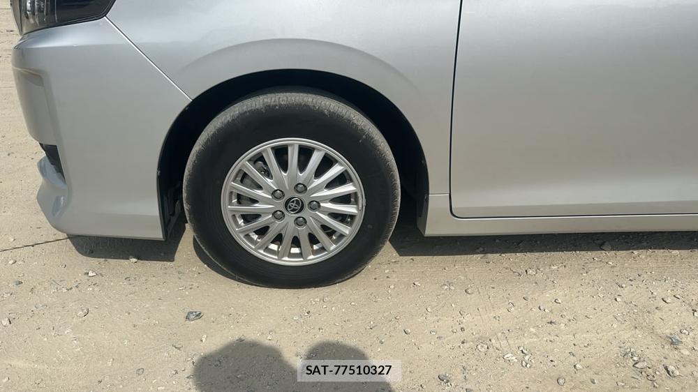 Toyota VOXY 2014-04 8451393-28