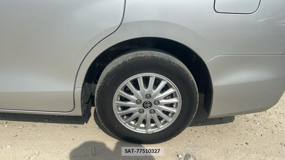 Toyota VOXY 2014-04 8451393-29