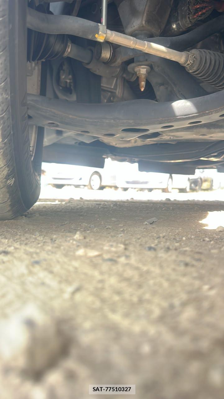 Toyota VOXY 2014-04 8451393-31