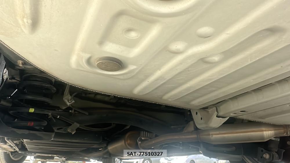 Toyota VOXY 2014-04 8451393-33