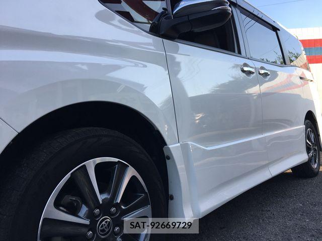 Toyota VOXY 2021-12 8528127-14
