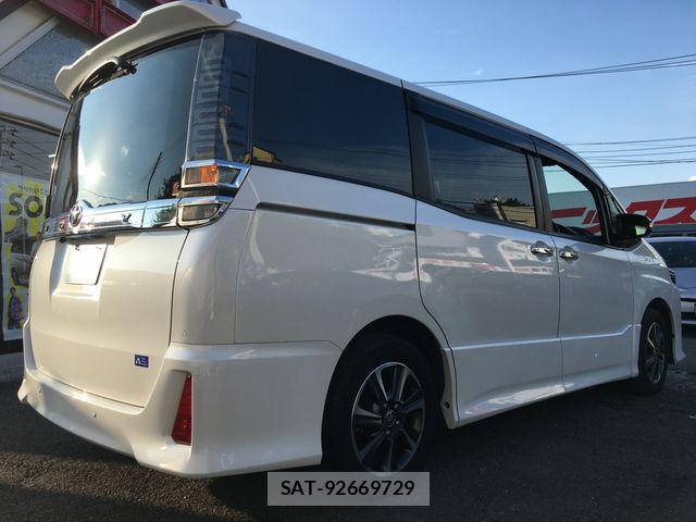 Toyota VOXY 2021-12 8528127-6