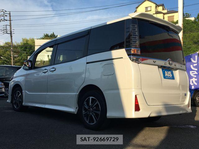 Toyota VOXY 2021-12 8528127-8