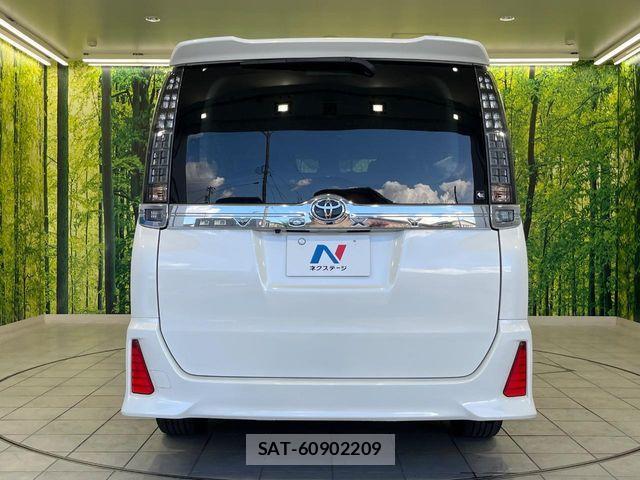 Toyota VOXY 2017-06 8528125-16