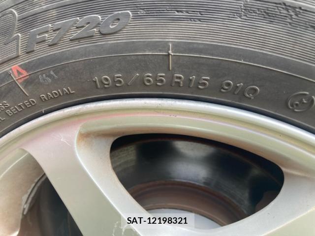 Toyota VOXY 2010-04 8528147-12