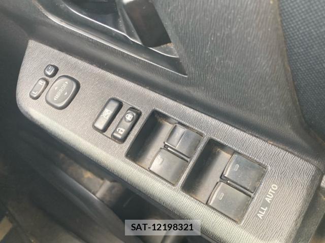 Toyota VOXY 2010-04 8528147-27
