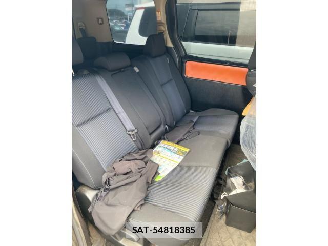 Toyota VOXY 2016-03 8528146-14