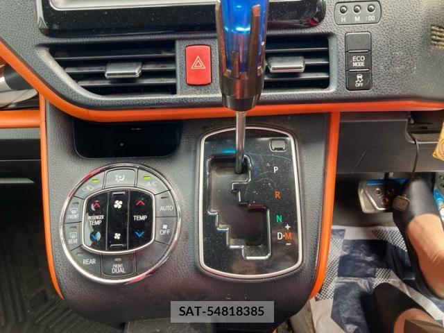 Toyota VOXY 2016-03 8528146-27