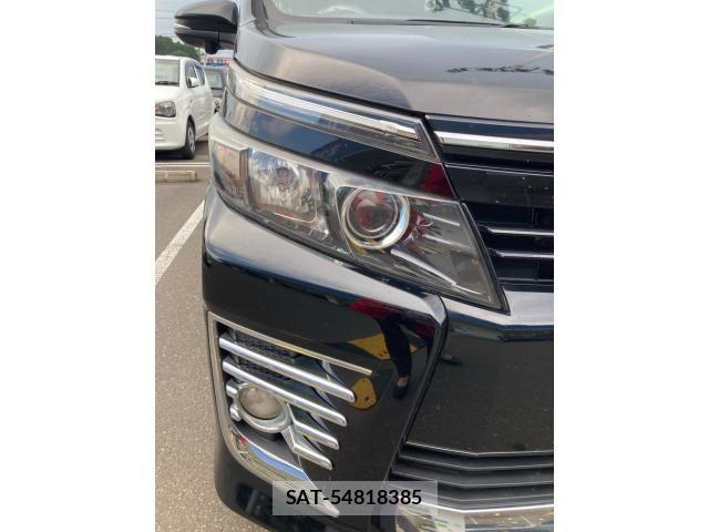 Toyota VOXY 2016-03 8528146-7