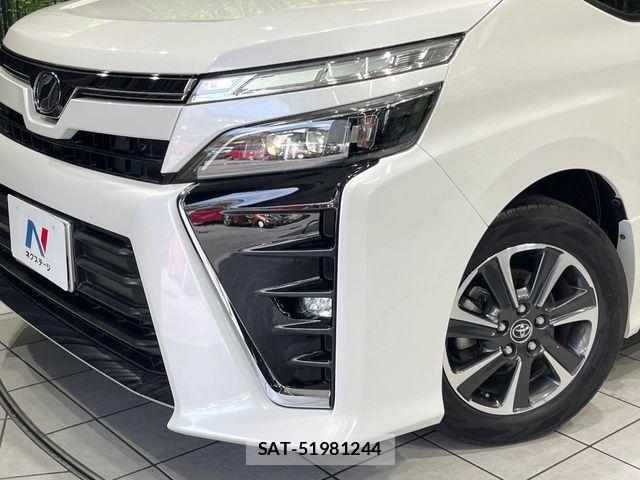 Toyota VOXY 2018-01 8528115-11
