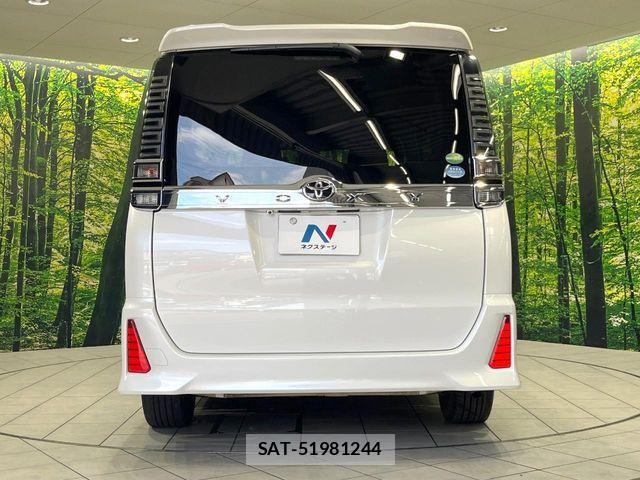 Toyota VOXY 2018-01 8528115-14