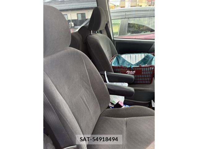 Toyota VOXY 2011-09 8528148-10